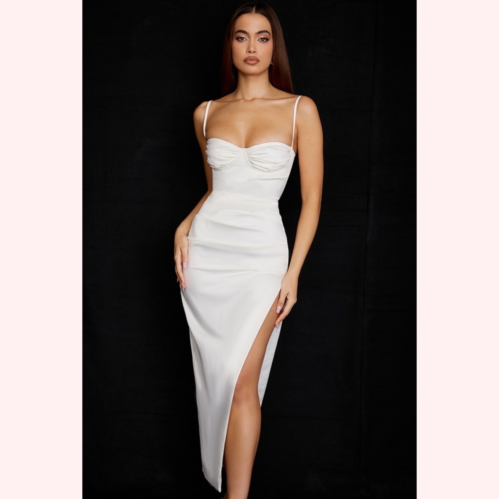 🤍 HOUSE OF CB, LIKE NEW “Flora” Ivory Satin Corset Dress Size L